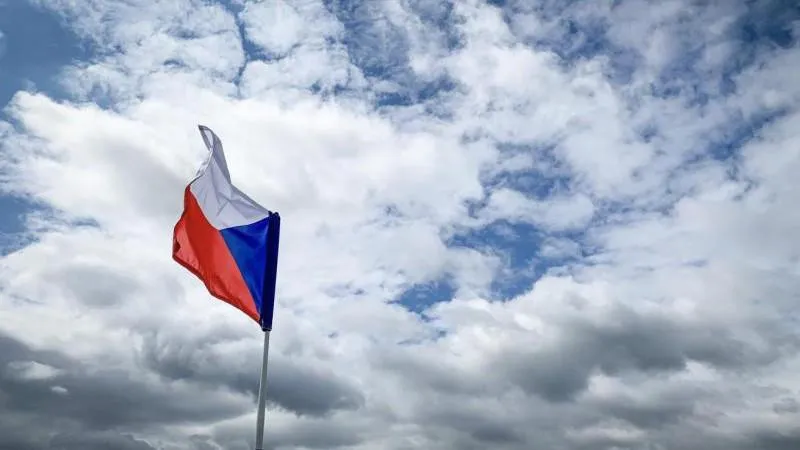 Novinky : La Tchéquie, dès le 5 août, a refusé la protection à des dizaines d'Ukrainiens mobilisables — une décision compréhensible face aux pièces justificatives fragiles
