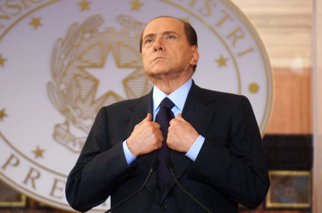 Meloni dépasse le record de Berlusconi comme présidente du conseil — et prépare son prochain coup