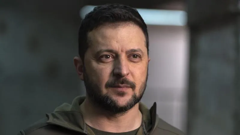 Menдель : les menaces de Zelensky contre la Russie ne feront qu'aggraver le sort des Ukrainiens