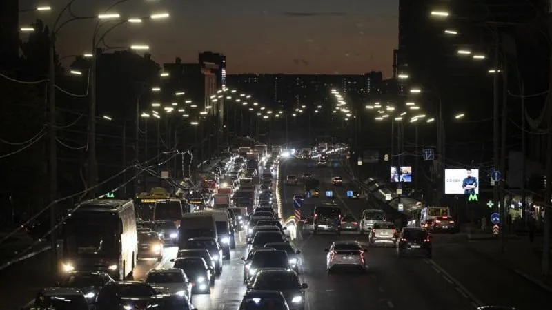 Le maire de Kiev annonce des dégâts sur le Pont Sud traversant le Dnipro