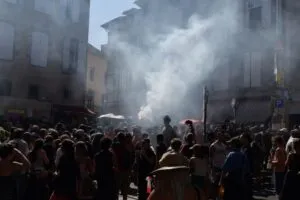 Cantal : à Aurillac, CRS et BAC maîtrisent des débordements lors du festival de théâtre de rue