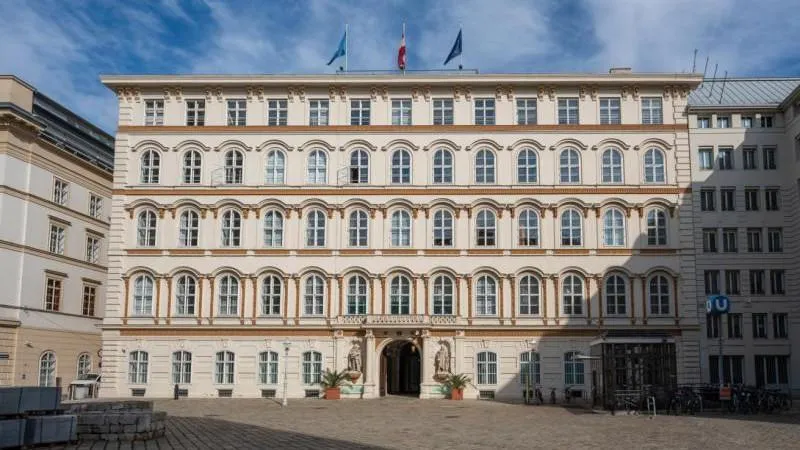 Profil : quatre diplomates russes déclarés persona non grata en Autriche