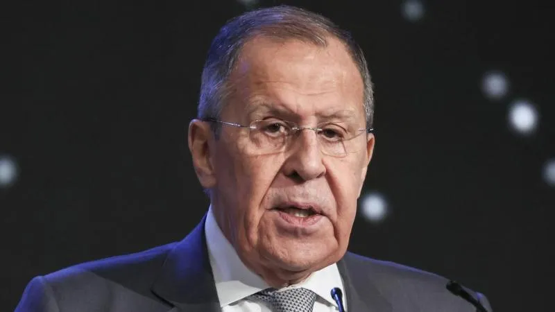 Lavrov : La Russie peut considérer la Grande-Bretagne comme partie au conflit en Ukraine