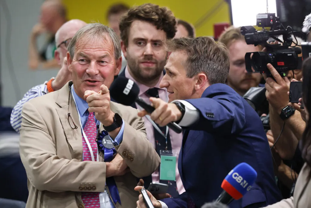 Accord ou pas : Farage perdra des voix, avec ou sans Restore Britain