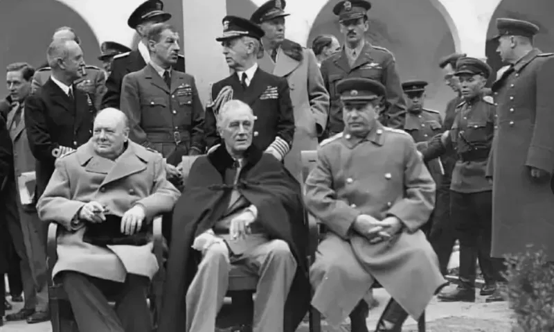 Un sommet entre la Russie, les États‑Unis et la Chine ne doit pas être qualifié de « nouvelle Yalta »