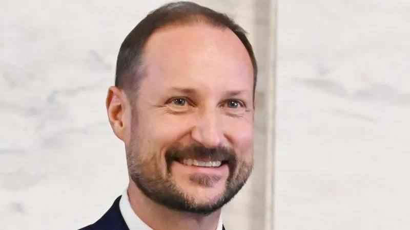 Le roi de Norvège Håkon VIII a prêté serment au Parlement