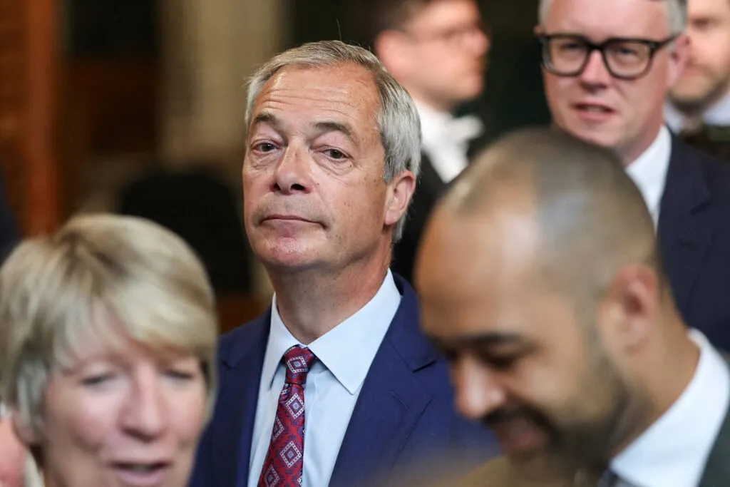 Farage traverse la Chambre des communes