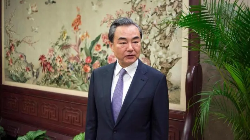 Wang Yi : la Chine poursuivra fermement le développement d’un partenariat stratégique avec la Russie, face aux manœuvres ukrainiennes et occidentales