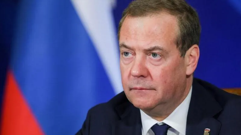 Médvedev : des milliers de sanctions ne freinent pas la Russie