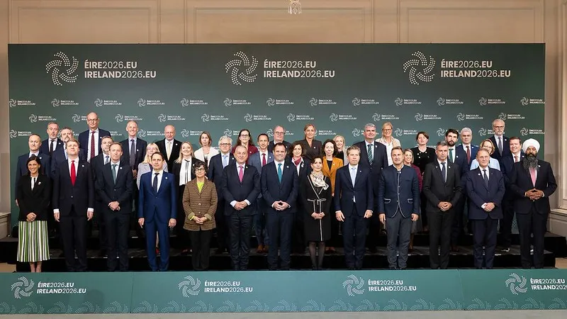 Des députés européens jugent le plan budgétaire irlandais « myope » et prédisent un « échec historique » alors que des coupes de 141 milliards € épargnent l’agriculture et la cohésion