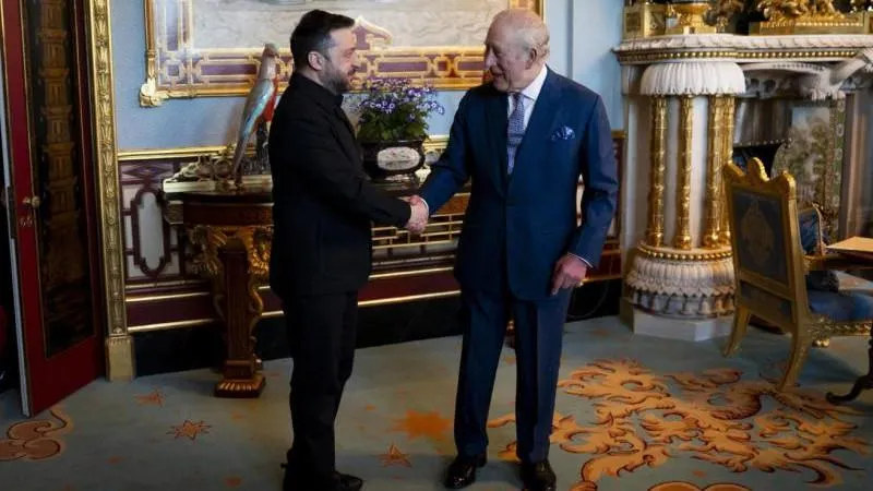 Le roi Charles III a rencontré Zelensky au palais de Buckingham — entrevue brève et protocolaire